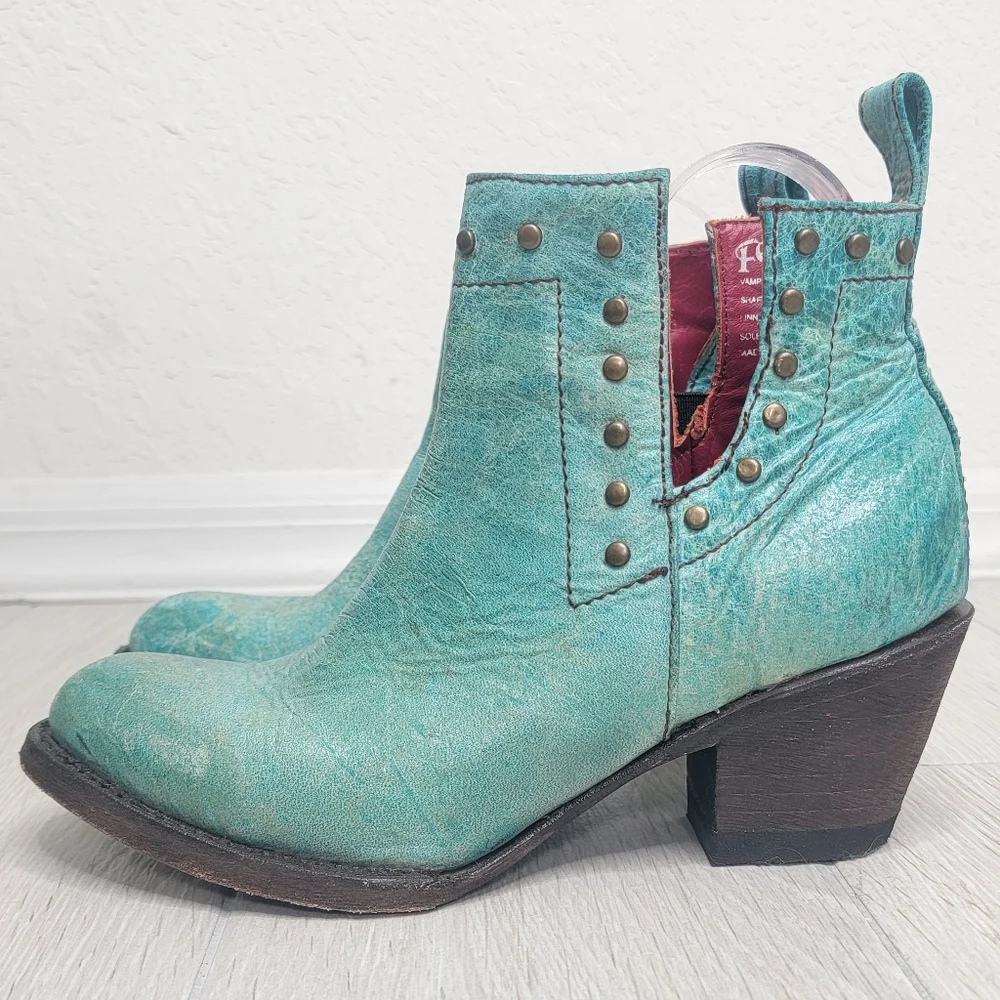 Ferrini stella studded
